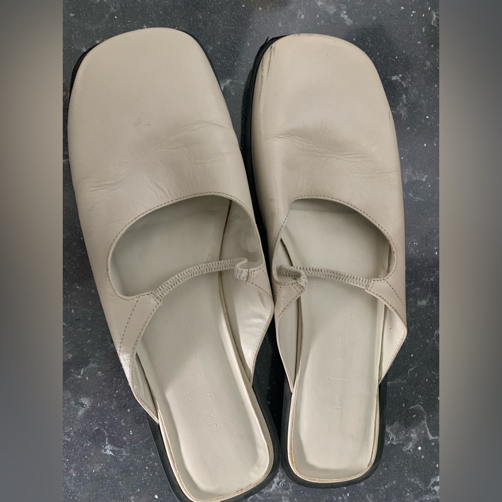 J. Jill Cream Flats Minimalist Design